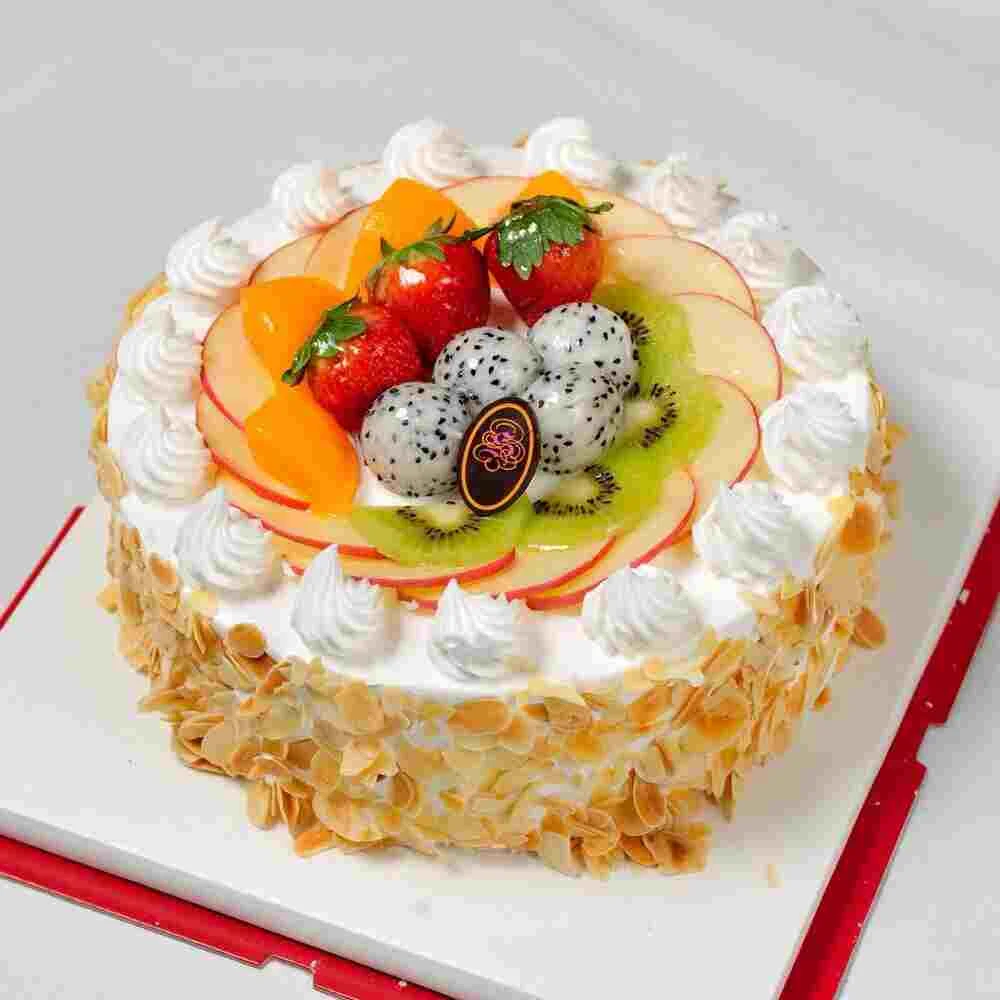 Classic fruits cake