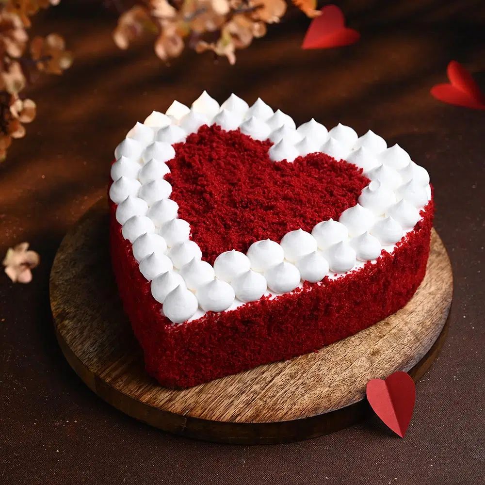 Redvelvet Heartshape cake